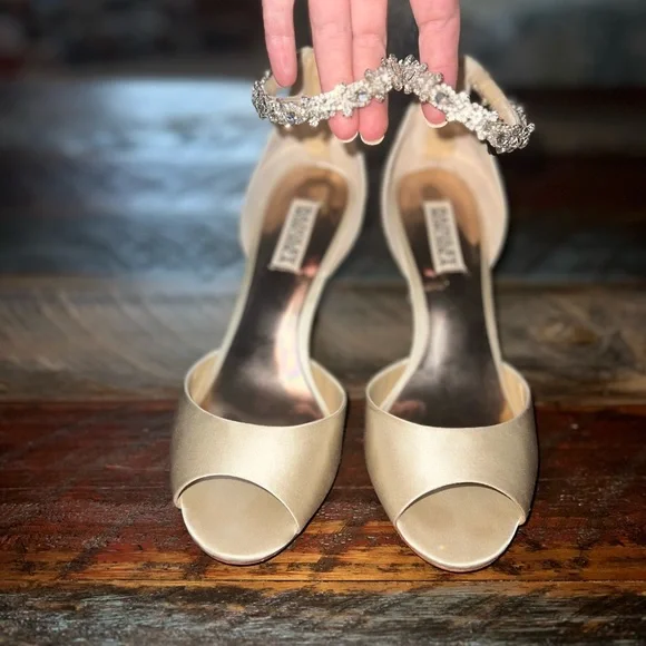 Open Toe Badgley Mischka Bridal Shoes NIB $235 Badgley Mischka